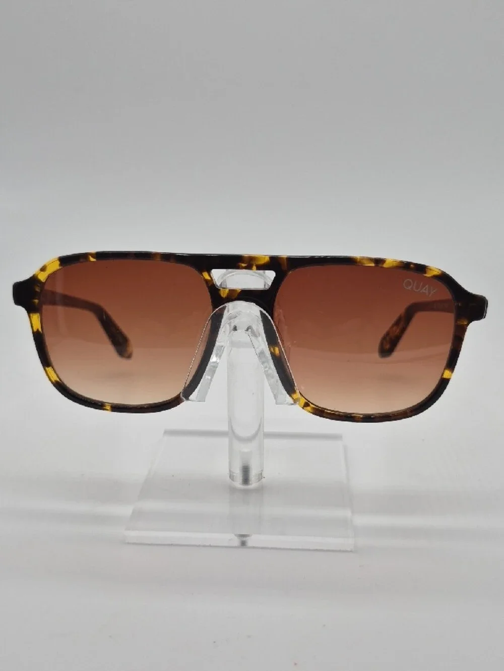 Quay Australia Tortoiseshell Frame with Brown Gradient Lenses